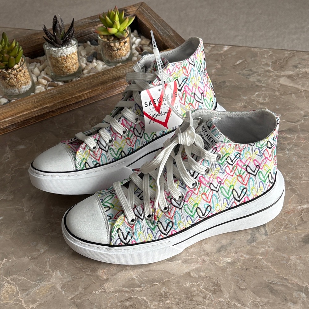 NWT ❤️Skechers Goldcrown Heart High-Tops